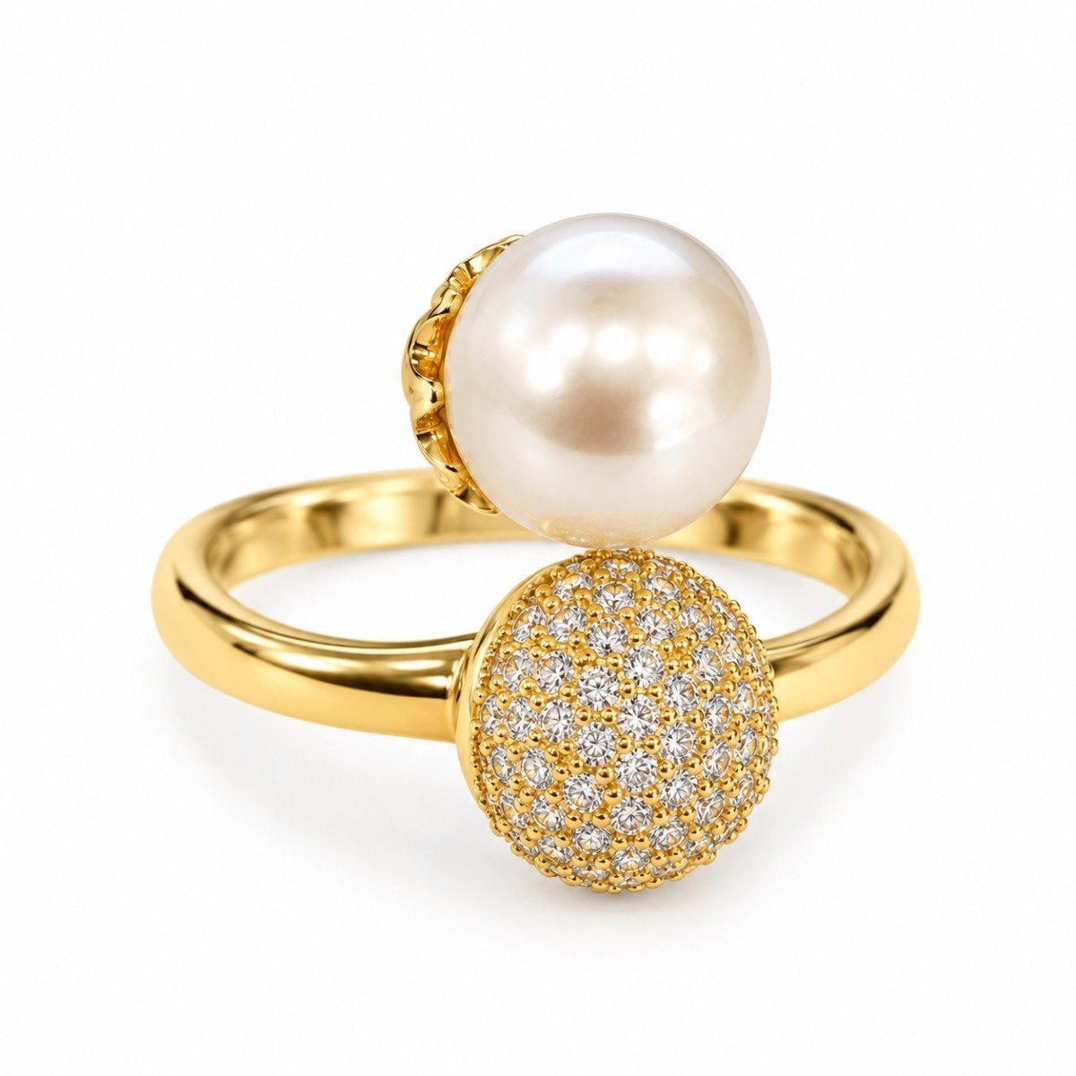Anillo dorado abierto con detalle perlado y esfera de circonias
