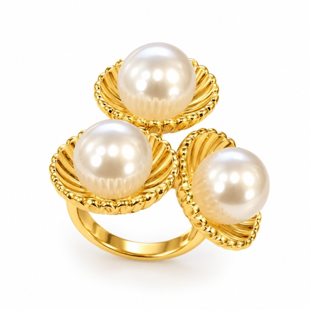 Anillo dorado con tres detalles perlados y bases florales