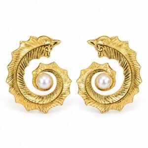 Aretes dorados en espiral con perla