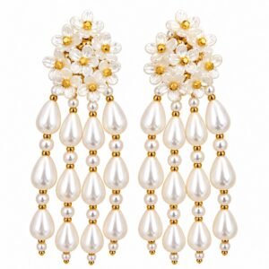 Aritos largos florales con perlas colgantes