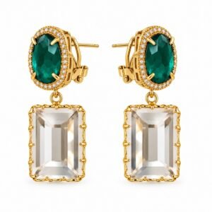 Aritos dorados con piedra verde y colgante rectangular