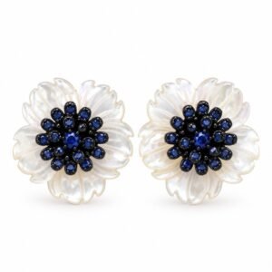 Aritos de flores blancas nacaradas con circonias azules