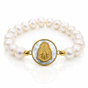 Pulsera blanca con medalla religiosa ovalada