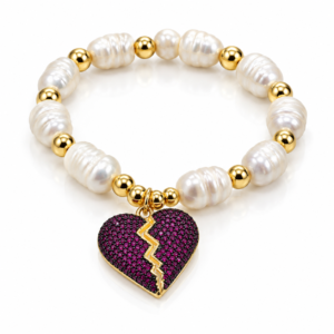 Pulsera blanca con corazón morado