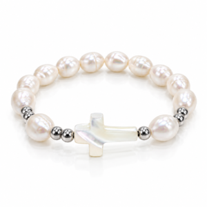 Pulsera blanca con cruz y detalles plateados