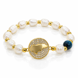 Pulsera blanca con mapa sobre medallón