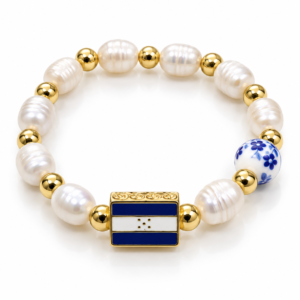Pulsera blanca con bandera y cuenta floral