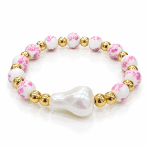 Pulsera floral rosa con centro blanco