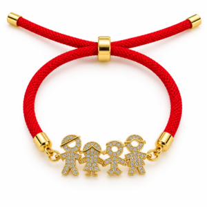 Pulsera roja con tres niños