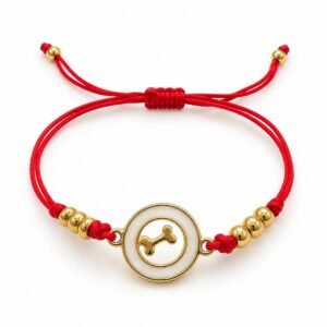Pulsera roja ajustable con dije de huesito