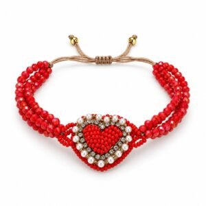 Pulsera roja de varias hileras con corazón decorado