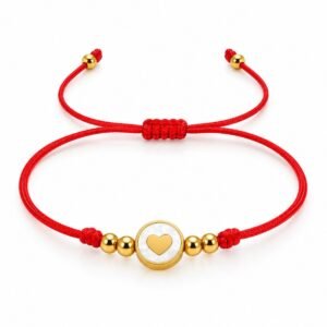 Pulsera roja ajustable con medallón de corazón dorado