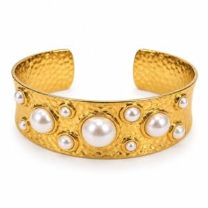 Pulsera rígida dorada abierta con detalles perlados